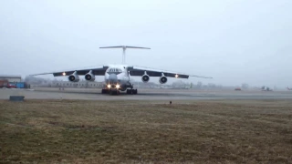 A drop-down ILYUSHIN IL-76 in Piestany... Vyrolovanie IL-76 v Piešťanoch...