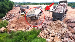 Heavy Trucks Driving Fail!!! An Old Komatsu Bulldozer Trying To Recovery By Filling More Stones