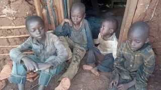 poor 4 kids survive days without food while living alone// African kenya