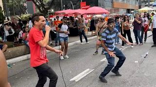 OLHA A HORA QUE SEU MADRUGA FICA MALUCO E COMEÇOU DANÇAR 💃 PISEIRO NA AVENIDA PAULISTA KKK