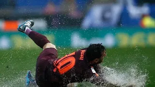 This is how Messi plays in bad weather conditions- Messi skills,goals,dribbles