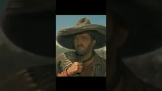 "The Wonderful Country" 1959 | Robert Mitchum gets attacked by tumbleweed 😂👍