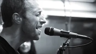 Chris Martin Of Coldplay - Sky Full Of Stars (Live) (HQ)