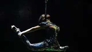 belu di martino aerial hoop