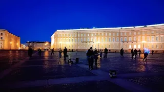 Сплин — "Романс", на Дворцовой площади в Санкт-Петербурге выступает уличный музыкант Евгений Морган