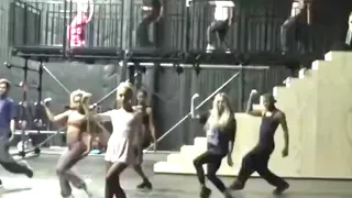 Ariana Grande rehearsing for the ‘yes, and?’ music video (BTS)