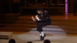 Michael Jackson - Billie Jean (Motown 25) (Remastered)