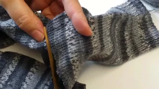 Réparer, restaurer  ou repriser des bas, chaussettes tricoté aux aiguilles par Artisanat du nord