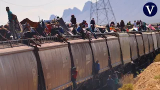 El peligroso viaje encima de un tren que han emprendido 1.000 migrantes hacia Estados Unidos