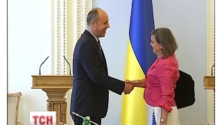 Вікторія Нуланд після переговорів в Україні полетіла до Росії