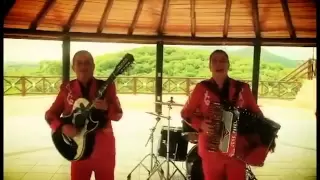 Los Alegres Del Barranco - El Austero (video oficial)