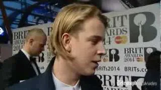Tom Odell praises the Arctic Monkeys at the Brit Awards