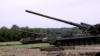 Battle For Ukraine⚔️  🇷🇺 🇺🇦 HEAVY DUTY 203mm 2S7 Pion Artillery in Action