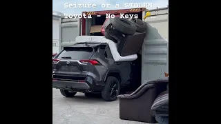 Seizure of a STOLEN Toyota - No Keys 🔑… #STOLEN #Toyota #RAV4 #Container #Africa #crime