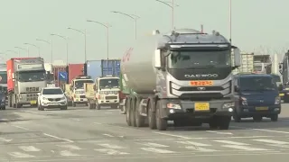 South Korea orders more truckers back to work