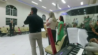 final culto Santa ceia louvamos parabéns para os aniversariantes AD da barra