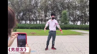 网红广场舞《男朋友》东阳老师邀请顺能老师来斗舞