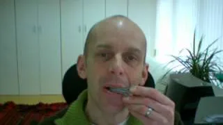 Norwegian Munnharpe, playing the folk tune 'Fangjen' on a jews harp / jaw harp