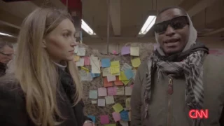 Video: Wall of sticky notes gives hope to New York subway commuters