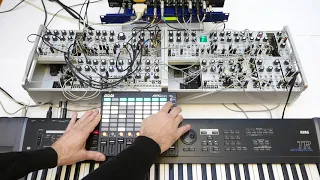 L-1 Synthesizer plays 'Popcorn'