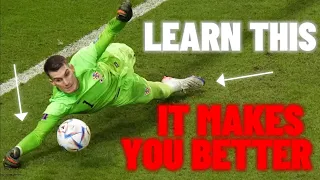 ESSENTIAL TIPS FOR YOUNG GOALKEEPERS - Goalkeeper Tips - How To Become A Better Goalkeeper