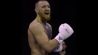 This is what Conor's no look punches look like 🔥🔥😵 🤯#conormcgregor #conortraining #ufc264