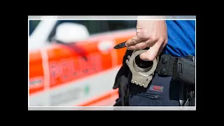 Fussballfans verletzen Polizisten mit Böller