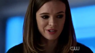 The Flash 5x03 - Snowbarry (Barry & Caitlin) Scenes/Reaction/Crack