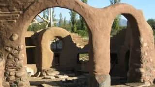 Cob House - Casa De Barro / Part I