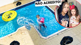 FLAGRAMOS O VELHO BARBUDO DENTRO DA PISCINA FAZENDO COISAS ESTRANHAS!