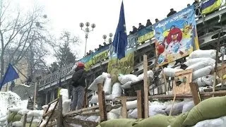 Kiev protesters hold their ground, EU's Ashton hopeful