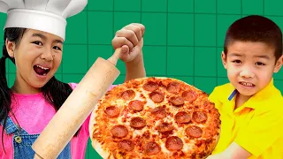 ¿Te Gusta Pizza? Vamos A Hacer Pizza con Jannie y Sus Amigos | Jugar con Juguetes de Comida