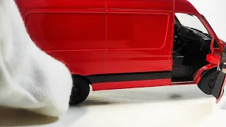 Масштабная модель автомобиля Mercedes-Benz Sprinter в масштабе 1:43