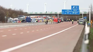 Mehrere Tote bei schwerem Busunfall auf A9 bei Leipzig