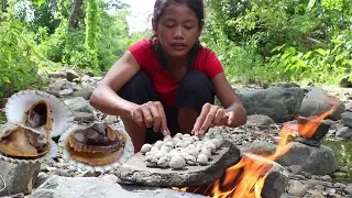 Earned and grilled oyster shells on the rock for food - Cooking oyster shells eating delicious #36