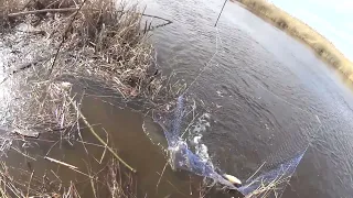 Рыбалка на паук подъёмник  Наша речка нас порадовала.