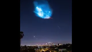 Incredible time lapse of SpaceX Falcon 9 taking off above Downtown Los Angeles.