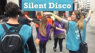 Silent Disco in London - "They can't hear you"