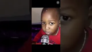 Regarder cette enfant qui chante serigne touba