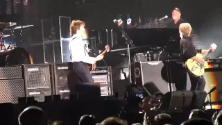 Billy Joel & Paul McCartney Perform 'I Saw Her Standing There' at Yankee Stadium (July 16th, 2011)