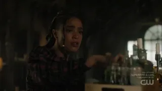 Charmed 4x07 Kaela Thumb Cut off