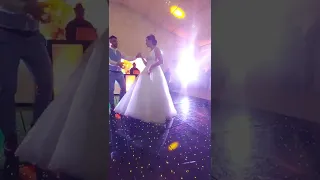 Valsa de Casamento divertida.