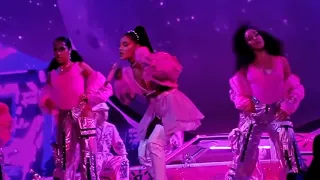 Ariana Grande - 7 rings - Live at the BBMAs 2019 (Sweetener World Tour - Vancouver)