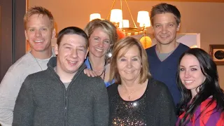 "Hawkeye" Jeremy Renner With His Mother, and Siblings | Wife, Daughter, All Family Members