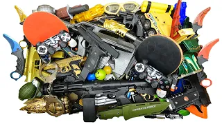 Joker weapon box ! Explosives toy guns, sharp karambit knives, dangerous toys, box of toy guns