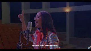 GODFREY STEVEN FT IRENE UWOYA - TUNATEGEMEANA ( Official Video )