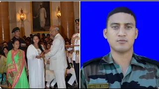 President Kovind presents Shaurya Chakra to Lance Naik Raghubeer Singh (Posthumous)