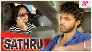 Sathru 2019 Tamil Movie Scenes | Kathir tries to locate Suja Varunee | Laguparan | Pawan