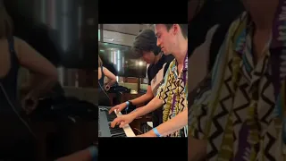 JACOB COLLIER and JUSTIN LEE SCHULTZ jam on Time Alone With You!