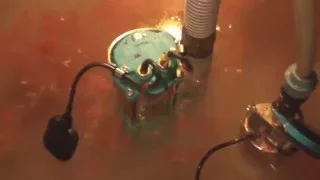 Работа канализационного насоса (sewage pump)